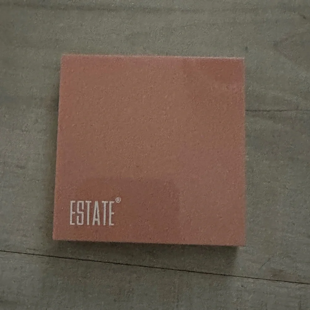 Estate Matte and Shimmer Eyeshadow Palette